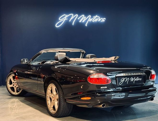 Jaguar XK8 cabriolet 4.2 bva excellent etat peintur Noir de 2003