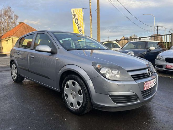 Opel Astra 1.7CDTi Enjoy 1er proprio carnet Gris M�tallis� de 