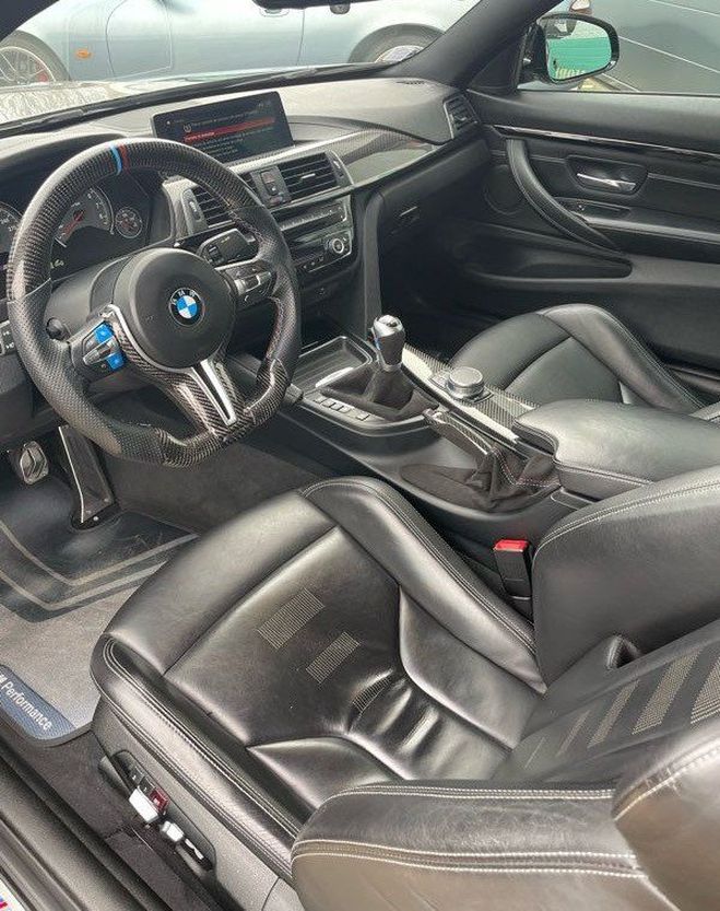 BMW M4 comp�tition bo�te m�canique 6 suivi excl Noir de 2018