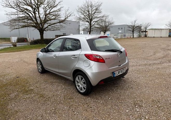 Mazda 2 1.6 CD 95ch Center-Line Tr�s Bon Etat... Gris de 2011