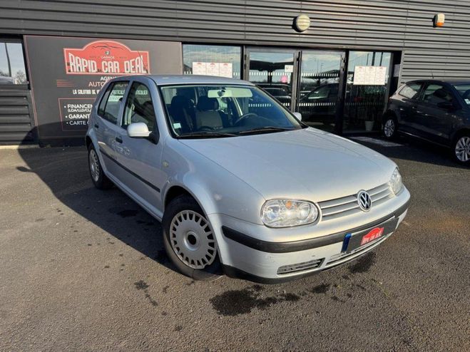 Cliquer pour voir la photo suivante Volkswagen Golf 1.4i IV BERLINE . GRIS CLAIR de 2000