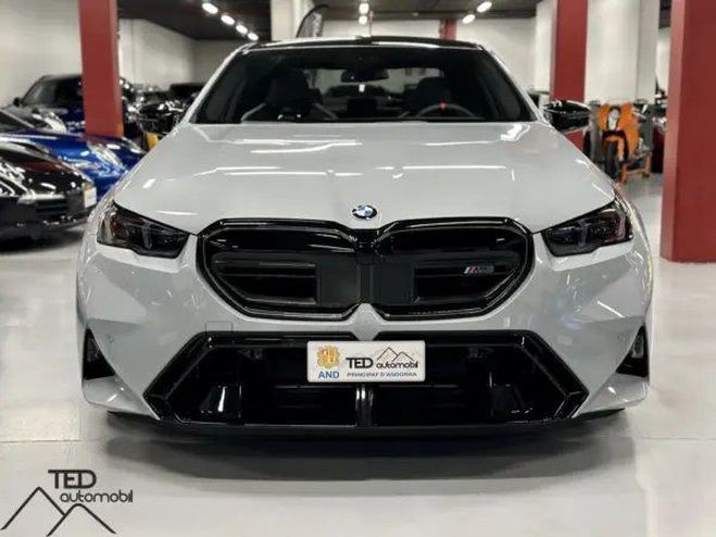 BMW M5 Hybrid 727cv  de 2025