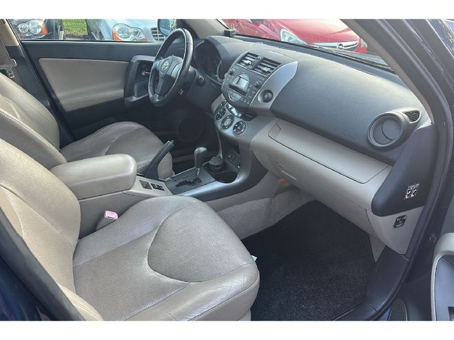 Toyota RAV 4 RAV4 2.0 VVT-i 152 VXE BVA Bleu fonce de 2006