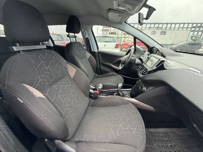 Peugeot 2008 1.6 BlueHDi 100ch BVM5 STYLE NOIR de 2016