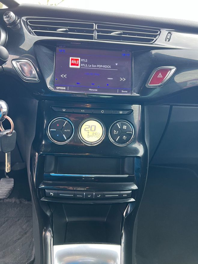 Citroen DS3 (2) 1.6 BLUEHDI 100 CONNECTED CHIC MANUE Gris de 2017