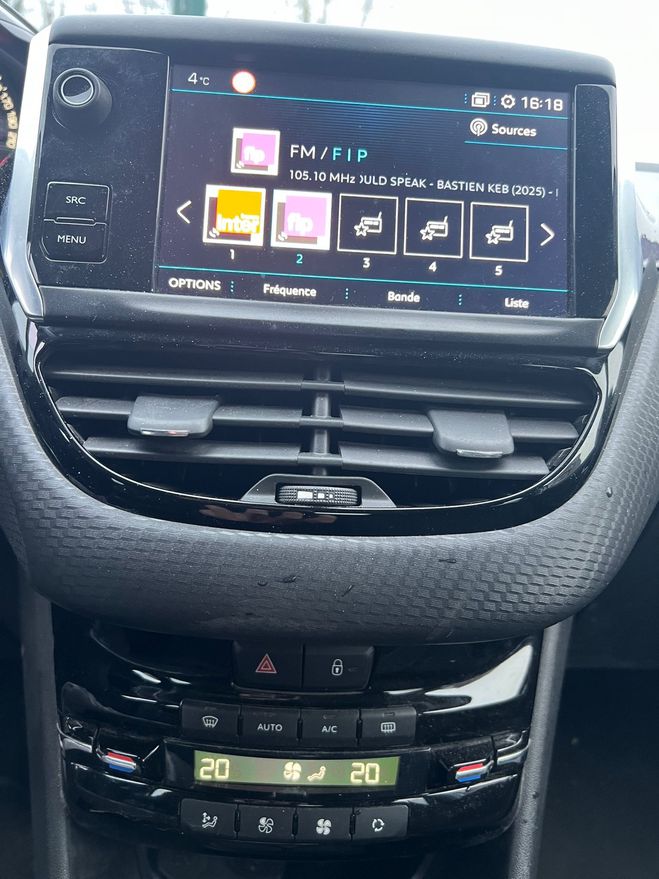 Peugeot 208 (2) 1.2 L 110 S&S EN FINITION ALLURE 5P  Gris de 2018