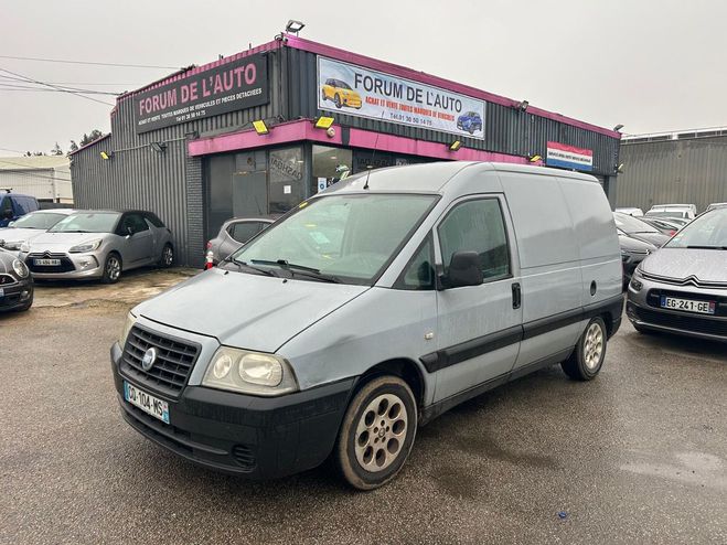 Fiat Scudo FOURGON TOLE BUSINESS COURT 815 1.9 D TV Gris fonc� de 2004