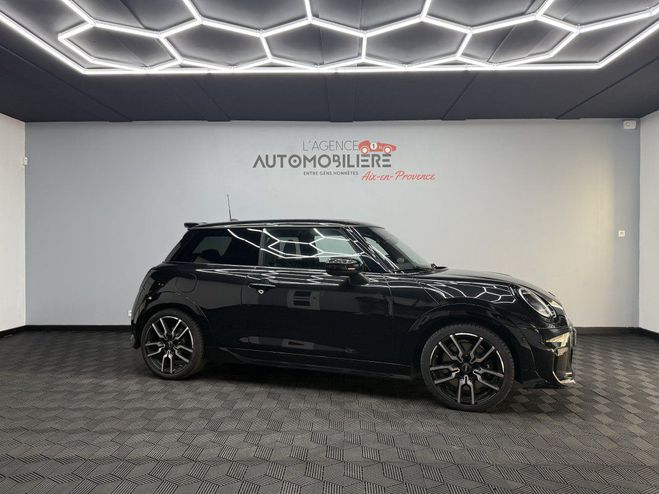 Mini Cooper S (F66) 2.0 i DKG7 204 CV - FINITION JCW Noir de 2024