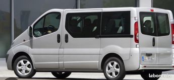  Voir d&eacute;tails -Opel Vivaro tour cosmos 2l5 ctdi 145cv 8 places &agrave; Saint-Jean-d'Illac (33)