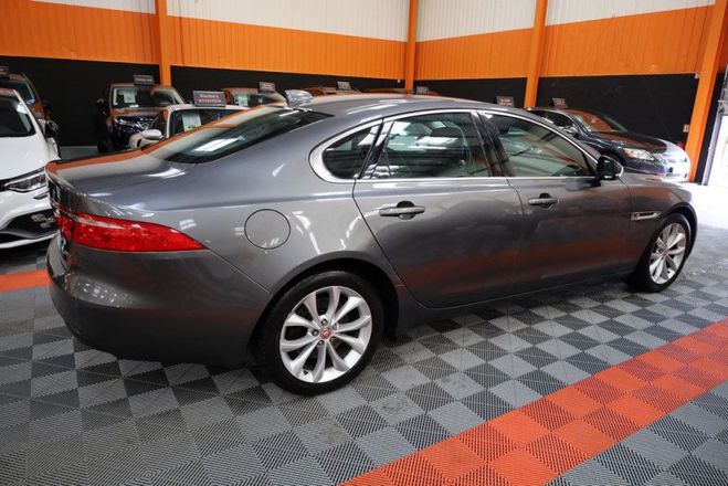 Jaguar XF 2.0D 180CH PRESTIGE BVA Gris F de 2018