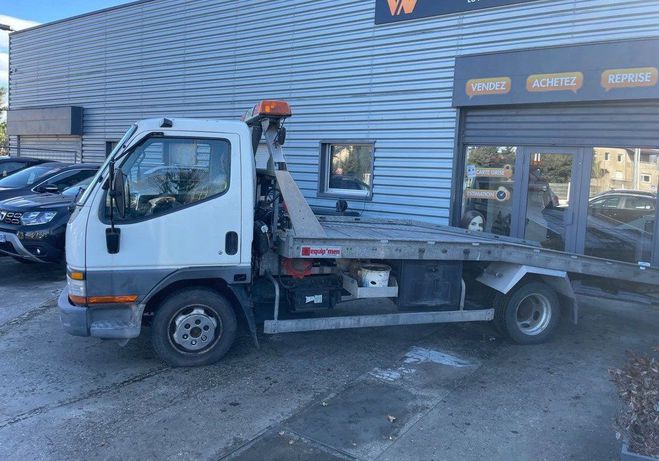 Mitsubishi Canter trucks d�panneuse idem master-sprinter-t Blanc de 2000
