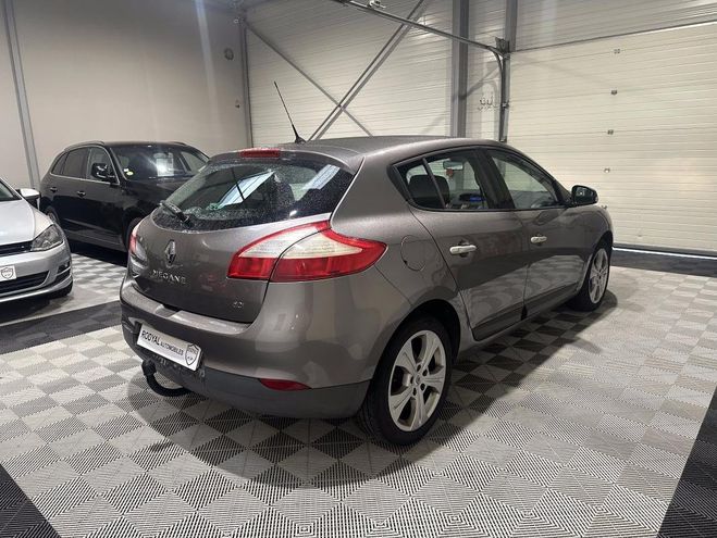 Renault Megane III Hatchback 1.5 dCi FAP 110 cv DYNAMIQ  de 2011