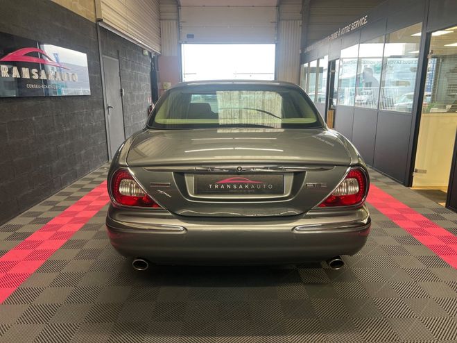 Jaguar XJ 8 4.2 V8 298 CV Sovereign Gris de 2006