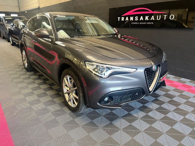 Cliquer pour voir la photo suivante Alfa romeo Stelvio 2.2 JTD 180 CV Q4 AT8 Super - Attelage - Gris de 2017