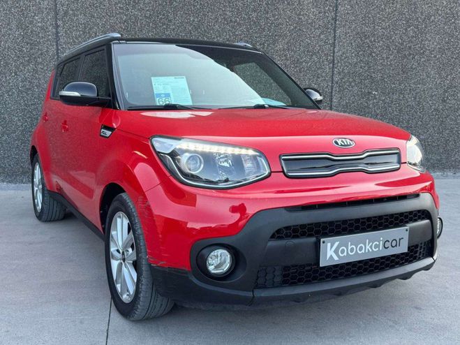 Cliquer pour voir la photo suivante Kia Soul 1.6 CDRi --CARPLAY-GPS--CLIM--USB--GARAN Rouge Métallisé de
