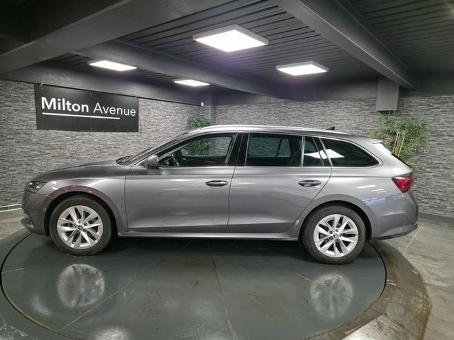 Skoda Octavia Combi 2.0 TDI 150 BV DSG 7 SCOUT GRIS FONCE de 2024