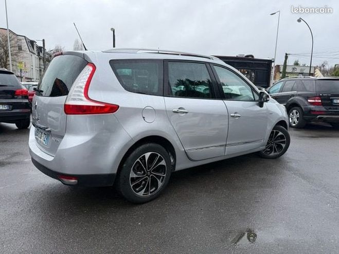 Renault Grand Scenic III 1.2 TCE 130CH ENERGY BOSE EURO6 7 PL Gris de 2016