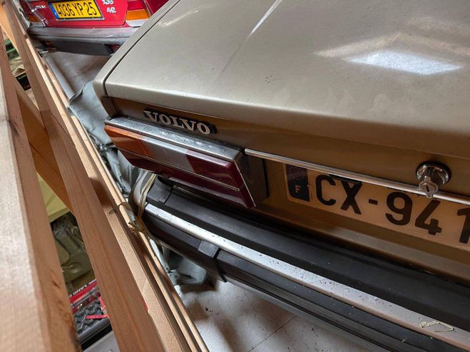 Volvo 264  BEIGE de 1976