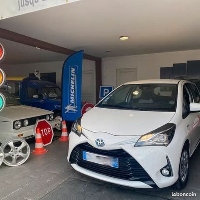Toyota Yaris hybride III (3) 1.5 VVT-i 100 France Bus Blanc de 2019
