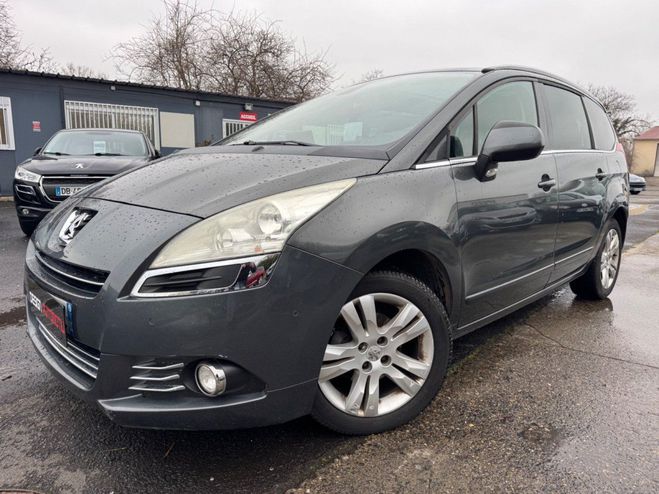 Cliquer pour voir la photo suivante Peugeot 5008 1.6HDi 115CH FAP Allure 7pl Gris de 2013
