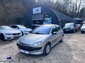  Voir d&eacute;tails -Peugeot 206 1.4i 75 cv BVA &agrave; Sathonay-Camp (69)
