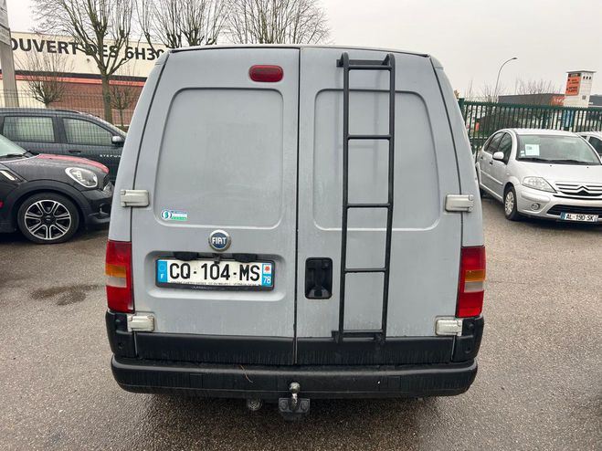 Fiat Scudo FOURGON TOLE BUSINESS COURT 815 1.9 D UT Gris fonc� de 2004