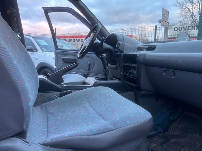 Nissan Vanette 2.3 D LX TR�S FIABLE OK 2 Gris fonc� de 1997