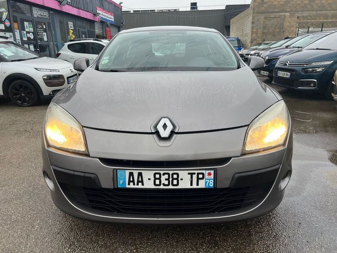 Renault Megane 3 1.6 110 ESSENCE+ETHANOL AUTHENTIQUE 1 Gris fonc� de 2009