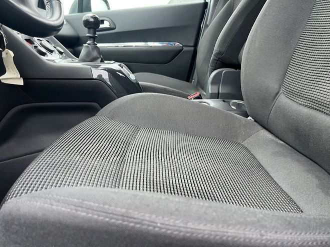 Peugeot 5008 (2) 1.6 HDI 115 STYLE 7PL 1 Gris fonc� de 2013