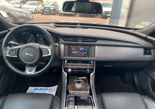 Jaguar XF 2.0d 180ch r-sport bva toit ouvrant  de 2017