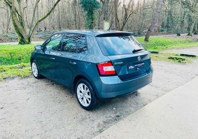 Skoda Fabia 1.4 TDI 75 ? ENTRETIEN COMPLET kIT DISTR Gris de 2017