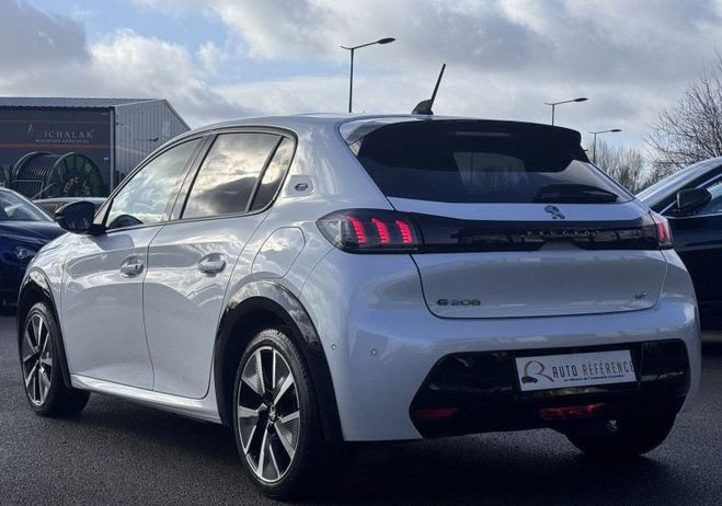 Peugeot 208 E-208 136CH GT PACK 1ERE MAIN SIEGE CHAU Blanc de 2021