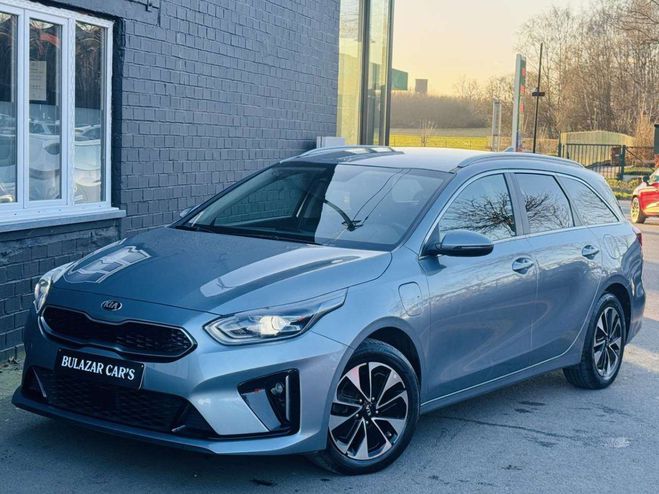Cliquer pour voir la photo suivante Kia Ceed d SW Ceed / PHEV 1.6 GDi LINE DCT 1ER PR Gris Métallisé de