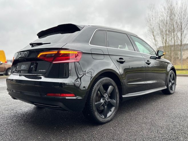 Audi A3 III (2) SPORTBACK 1.4 TFSI E-TRON S LINE Noir M�tallis� de 2016