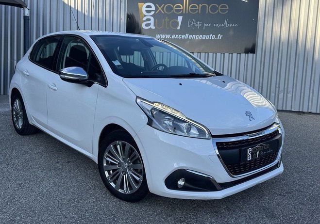 Cliquer pour voir la photo suivante Peugeot 208 1.2 110CH ALLURE S&S 5P Blanc de 2017