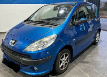  Voir d&eacute;tails -Peugeot 1007 1.4 SPORTY 2-TRONIC &agrave; Cannes (06)