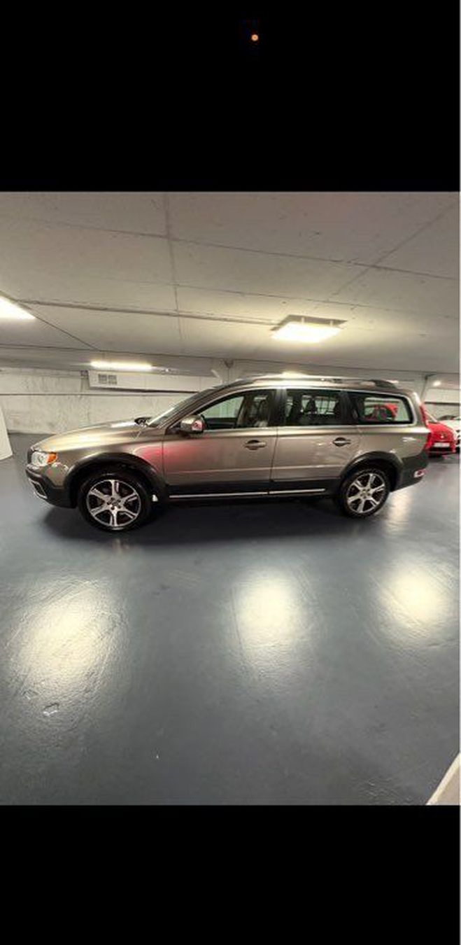 Volvo XC70 XC 70 D5 4x4 awd bva momentum cuir attel Autre de 2011