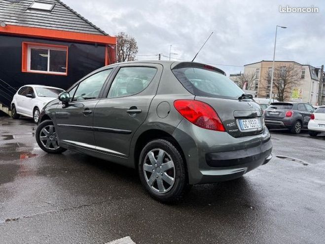 Peugeot 207 1.4 16V TRENDY 5P Gris de 2007