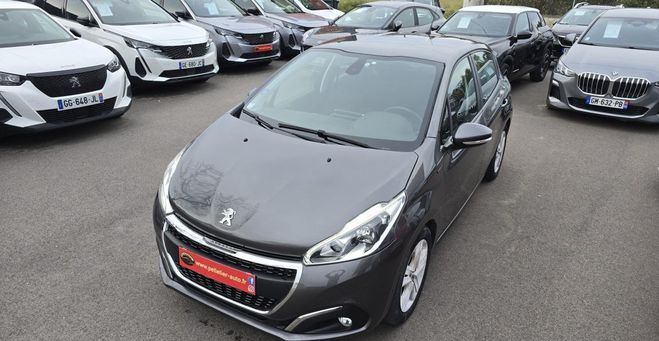 Cliquer pour voir la photo suivante Peugeot 208 82ch SetS BVM5 Signature Gris de 2018