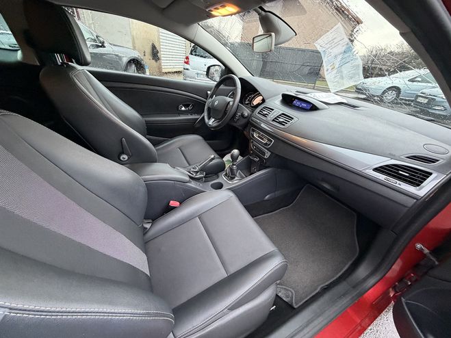 Renault Megane 1.2 TCE 115CH ENERGY INTENS EURO6 2015 ROUGE de 2016