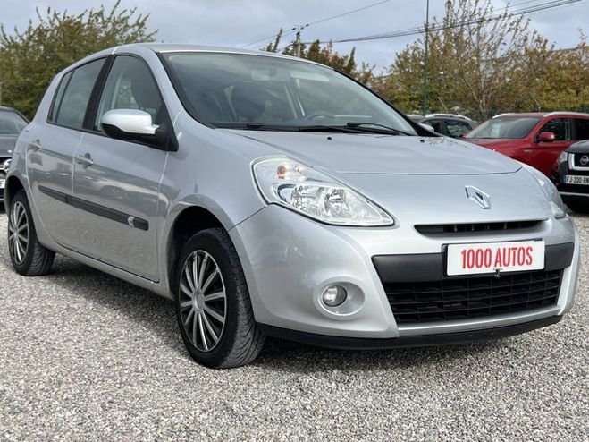 Renault Clio III (B/C85) 1.2 16v 75ch Expression Clim GRIS de 2010