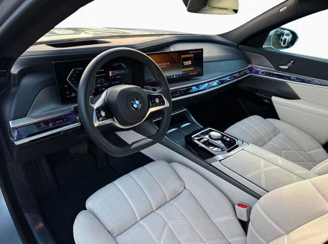 BMW Serie 7 G70 740d 286 BVA8 xDrive * GARANTIE 12 M Argent spatial m�tallis� de 2024