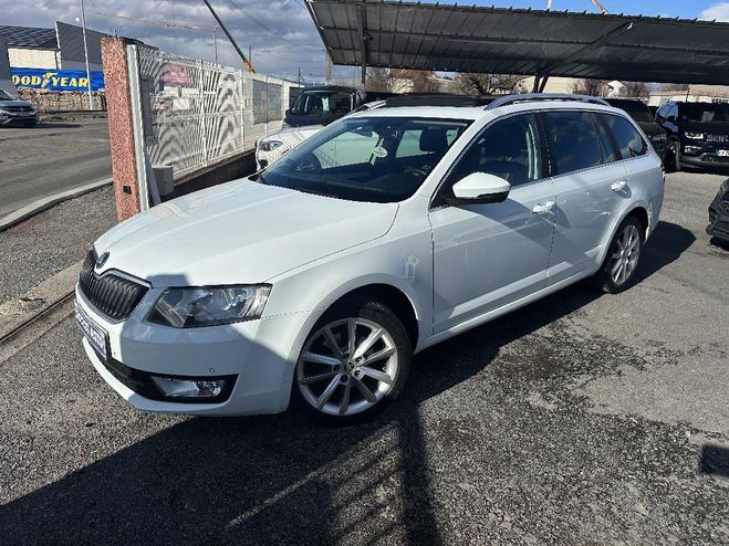 Cliquer pour voir la photo suivante Skoda Octavia Combi 1.4 TSI 150 ch Green Tec DSG Style Blanc de 2015