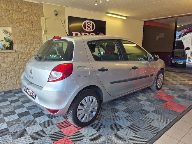 Renault Clio 86 CV REGUL CLIM JANTE ALU CT OK TBE Gris Clair de 2010