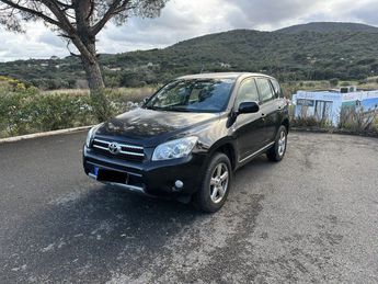  Voir d&eacute;tails -Toyota RAV 4 136 D-4D &agrave; Sainte-Maxime (83)