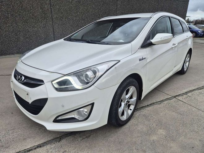 Hyundai I40 SW 1.7 CRDi Blue Drive--USB--MARCHAND OU Blanc M�tallis� de 