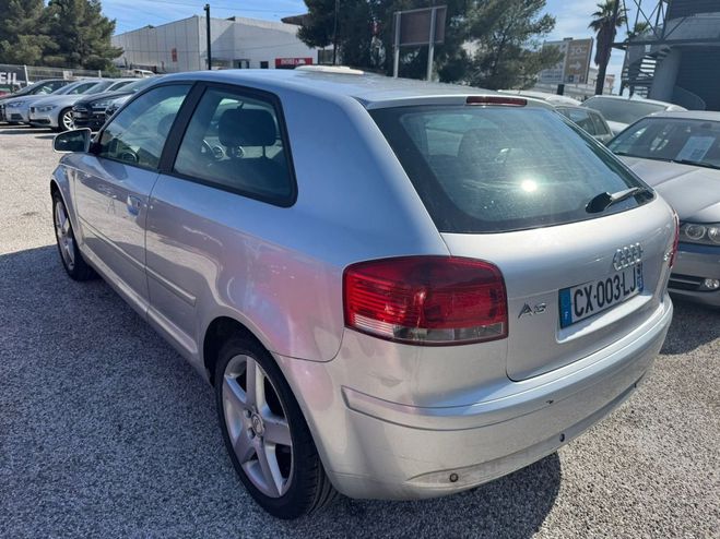 Audi A3 2.0 TDI 140CH AMBITION S TRONIC 6 3P Gris de 2005