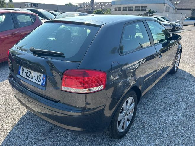 Audi A3 2.0 TDI 140CH AMBITION LUXE 3P Noir de 2004