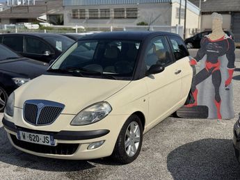  Voir d&eacute;tails -Lancia Ypsilon 1.4 16V B-COLORE &agrave;  La Garde (83)