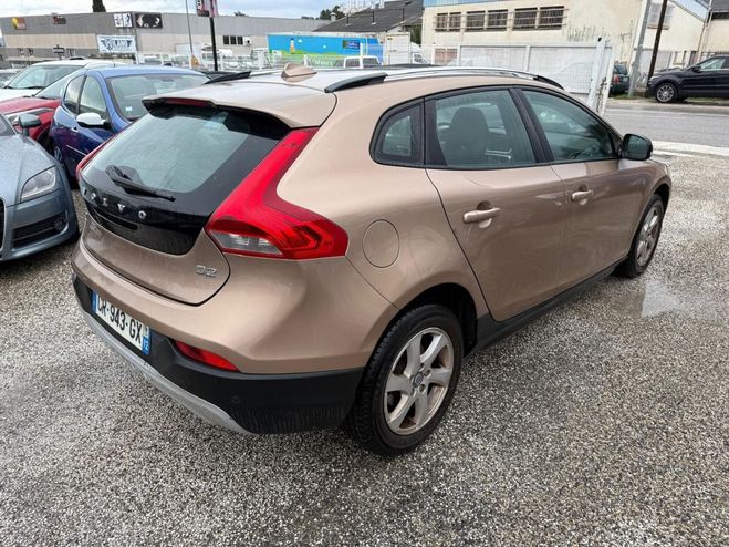 Volvo V40 CROSS COUNTRY D2 115CH START&STOP XENIUM Marron de 2013
